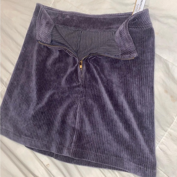 Greyish skirt - Picture 3 of 4